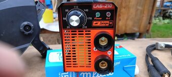 zváračka invertor Dnipro šikovne malinká 210A - 3