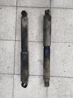 Toyota Hilux podvozková sada Ironmann a Old Man Emu - 3