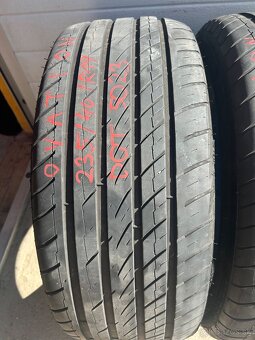 235/40 R19 letné - 3