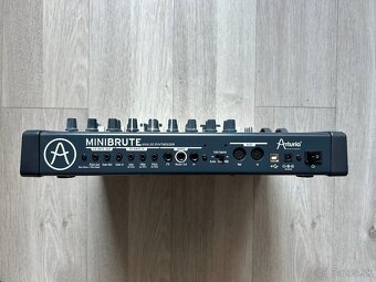 Arturia Minibrute - 3