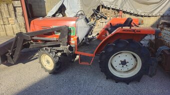 traktor Kubota - 3