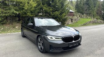 BMW 520d xDrive A/T FACELIFT, KAMERA, NAVI, FULL LED, ŤAŽNÉ - 3