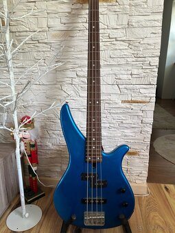 Basgitara Yamaha - 3