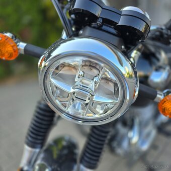 Kawasaki W800 kultový motocykel s kráľovským hriadeľom - 3
