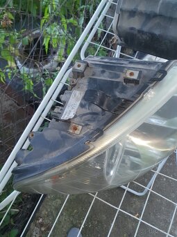 Predne svetla Chrysler Voyager - 3