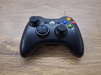 Herný ovládač na Xbox 360 - 3