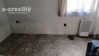 Na predaj starší rodinný dom s podkrovím v obci Gbelce - 3