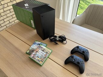 Xbox x series 1TB SSD 2x ovládač , 2x hra - 3