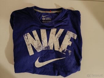 Krabica plný mikín - 3