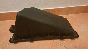 Vrchná polovica obalu na filter 1J0 129 607 AC - 3