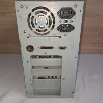 stary pocitac pentium mmx 166 - 3