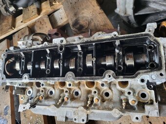 Hlava motora 1.6 e hdi 9684487210 peugeot citroen - 3
