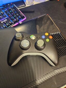 Xbox 360 Slim polep 250GB + ovládač - 3