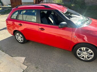 Rozpredam Skoda Fabia 2 combi 1.2 HTP facelit 54tis KM - 3