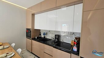 Sarandë – luxusný apartmán v novostavbe 40m od mora - 3