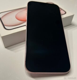 Predám iPhone 15 – 128 GB (ružový) - 3