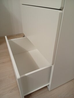 skriňa Ikea Smastad - 3