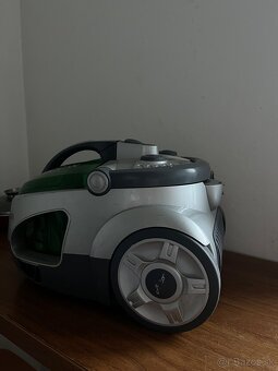 Predám vysávač Sencor Alfa Cyclone 800 W - 3