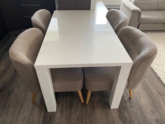 Jedálenský stôl - 3