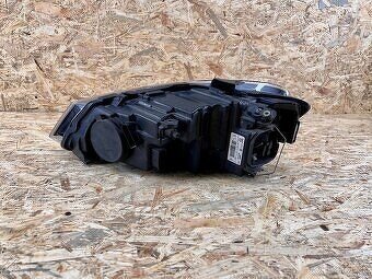 Predné pravé svetlo na Volkswagen Polo 5 - 3