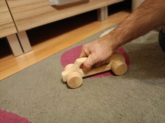 Drevené masážne autíčko - 3