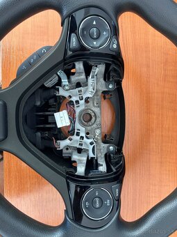 Volant na Hondu Civic 9. gen - 3