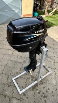Predám závesný lodný motor Pársun licencia Yamaha 5 HP 4 tak - 3