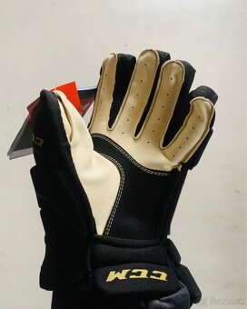 Predám hokejové rukavice CCM Tacks Limited edition SR nové - 3