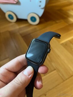 Apple Watch SE 40mm (1st generation) - 3