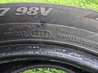 215/55 r17 Kumho wp52 zimne - 3