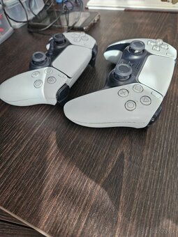Predám ovládače PS5 DUALSENSE - 3