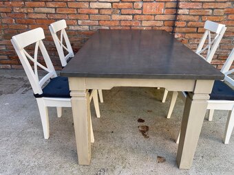 Masívny jedálenský stôl a 4 jedálenské stoličky - 3