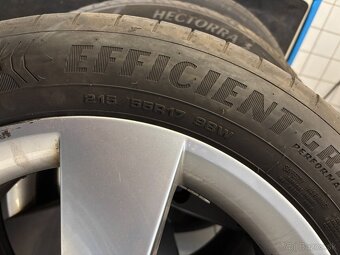 Original Škoda Karoqe disky+letné pneu. 5X112 215/55R17 - 3