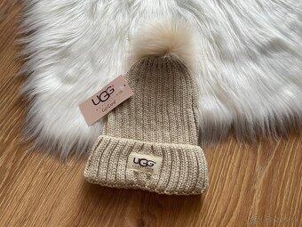 UGG čiapka s brmbolcom - 3