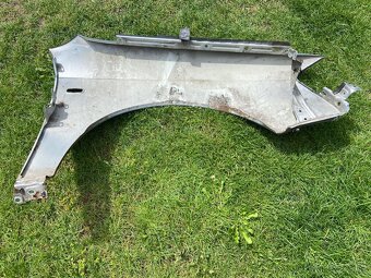 Ľavý blatník Audi a4 b7 2006 - 3