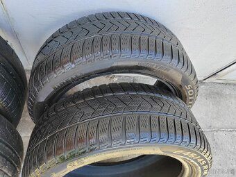 Pirelli 245/45 R18 - 3