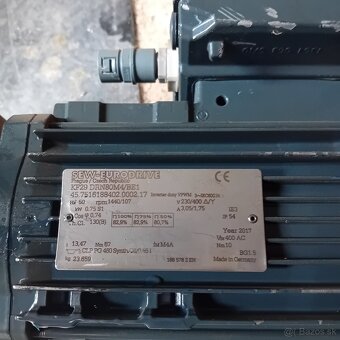 Elektromotory SEW-EURODRIVE 1400 ot, 380V / 230V - 3