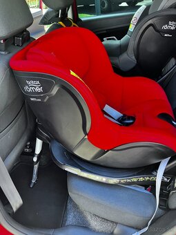 Britax Römer DUALFIX M i-SIZE FIRE RED - 3