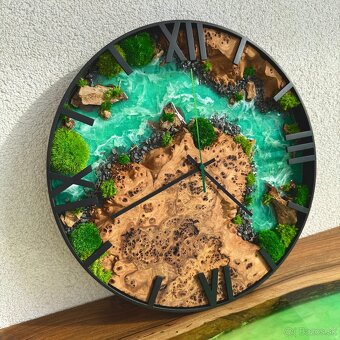 Machove hodiny s drevom a epoxidom 40cm drevene hodiny - 3