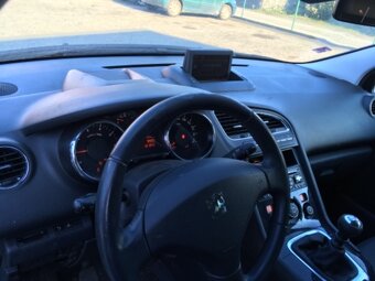 Peugeot 5008 - 3