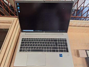 HP ProBook 450 G9 15,6" i7-1260P / 16 / 1TB / W10P - 3