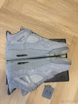 Air Jordan 4 kaws - 3