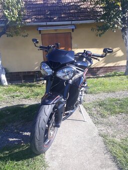 Triumph street triple - 3