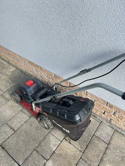 Kosačka na baterie Einhell plne funkčna - 3