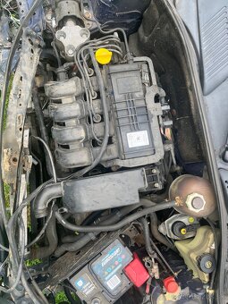 Renault clio 1.2 16v - 3