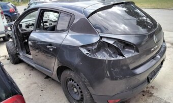 Renault Megane 1.6 2011 predám MOTOR K4MV8, DVERE, NÁRAZNÍK, - 3