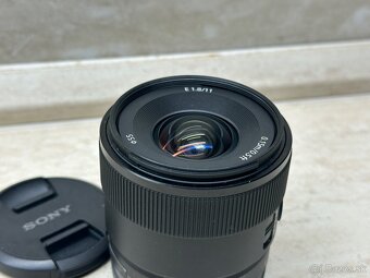 Sony E 11mm f/1.8 - 3
