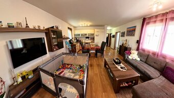 Znížená cena o 10% - Predaj 3-izbového priestranného bytu v  - 3