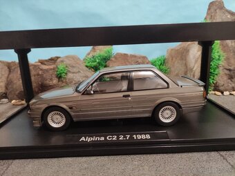 prodám nový model 1:18 BMW Alpina(E30) C2 2.7 1988 - 3