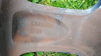 Sada elektrónov R16 z Ocavie 1 - 3